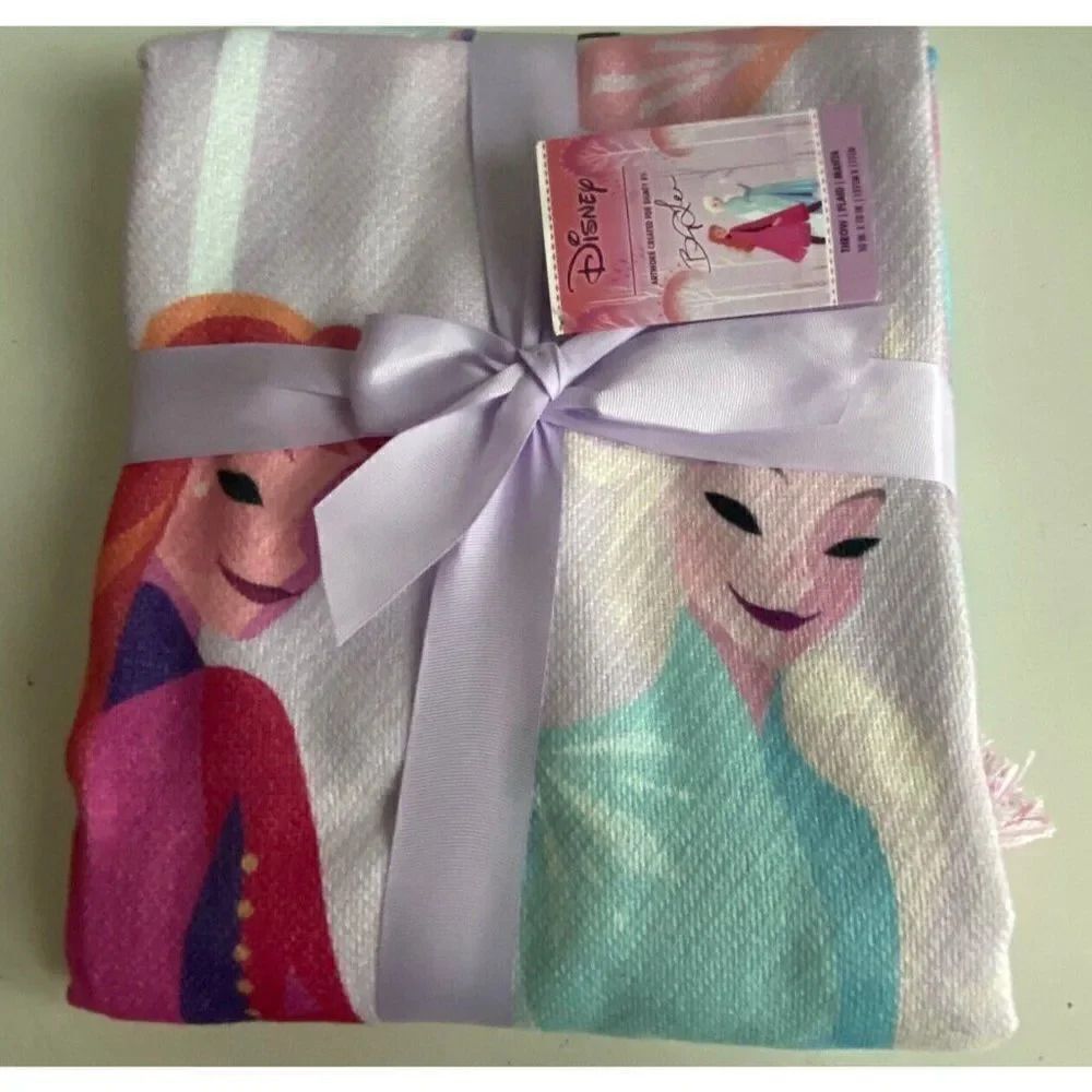 Disney Frozen Throw Blanket Artist Brittney Lee Elsa Anna Olaf 50' x 70" NEW‎